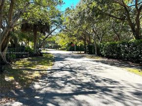 12725 SW 80th Ave, Pinecrest FL 33156