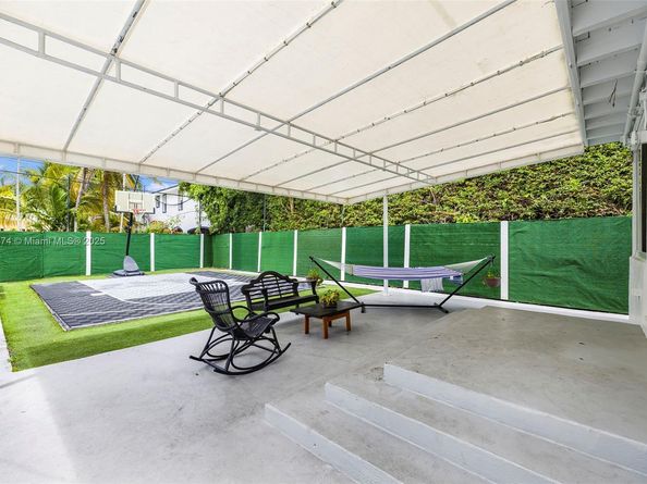 340 SW 25th Rd, Miami FL 33129