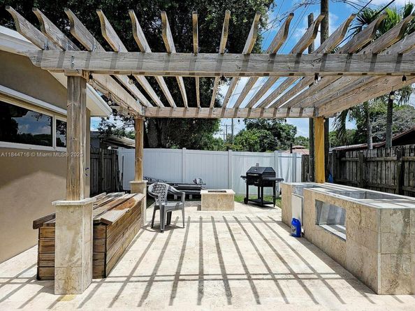 3331 N 66th Ave, Hollywood FL 33024