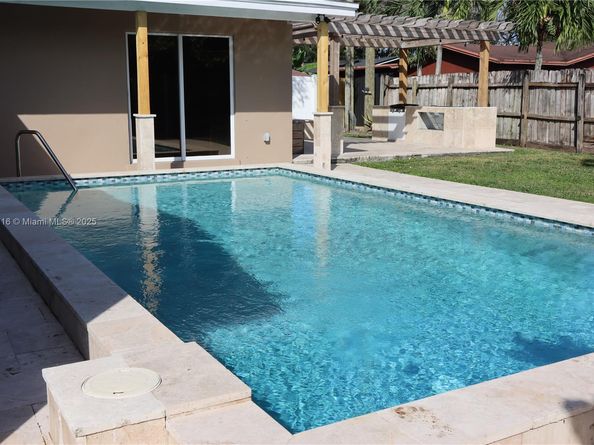 3331 N 66th Ave, Hollywood FL 33024