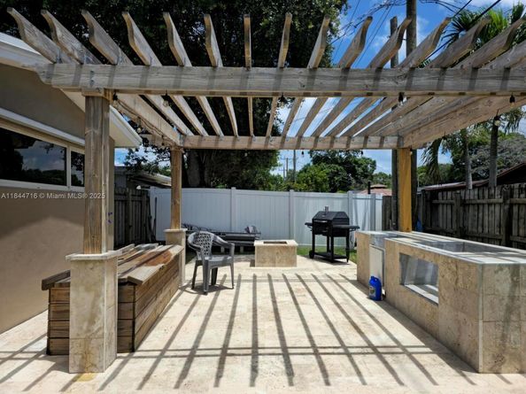 3331 N 66th Ave, Hollywood FL 33024