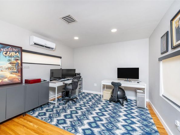 117 S Royal Poinciana Blvd, Miami Springs FL 33166
