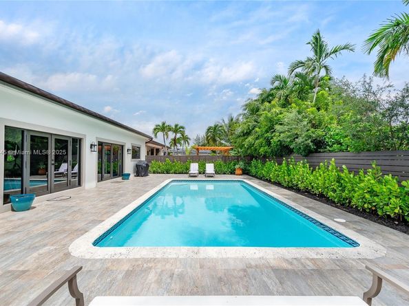 117 S Royal Poinciana Blvd, Miami Springs FL 33166