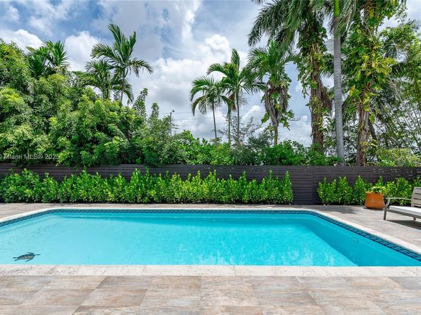 117 S Royal Poinciana Blvd, Miami Springs FL 33166