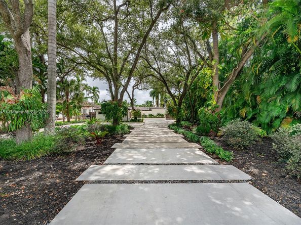 117 S Royal Poinciana Blvd, Miami Springs FL 33166