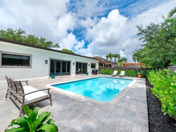 117 S Royal Poinciana Blvd, Miami Springs FL 33166