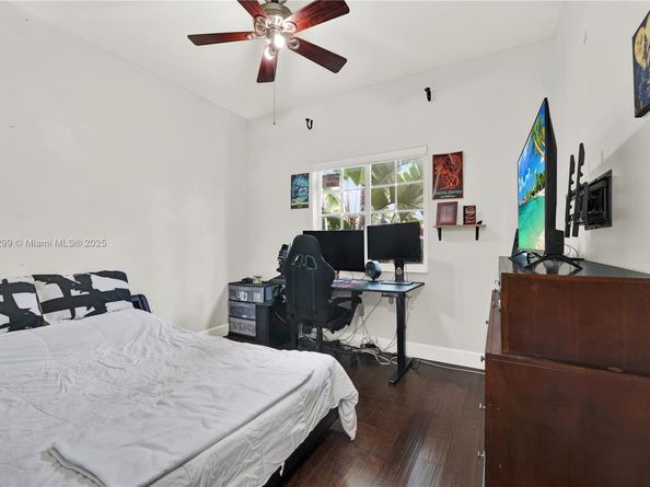 15577 SW 138th Ter, Miami FL 33196