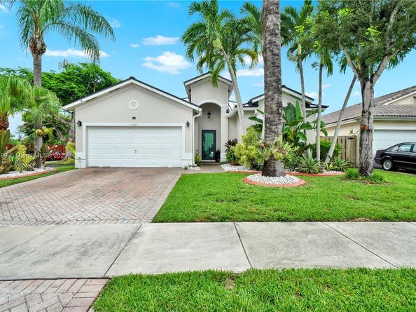 15577 SW 138th Ter, Miami FL 33196