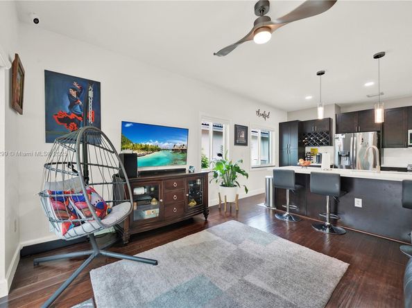 15577 SW 138th Ter, Miami FL 33196