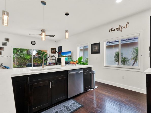 15577 SW 138th Ter, Miami FL 33196