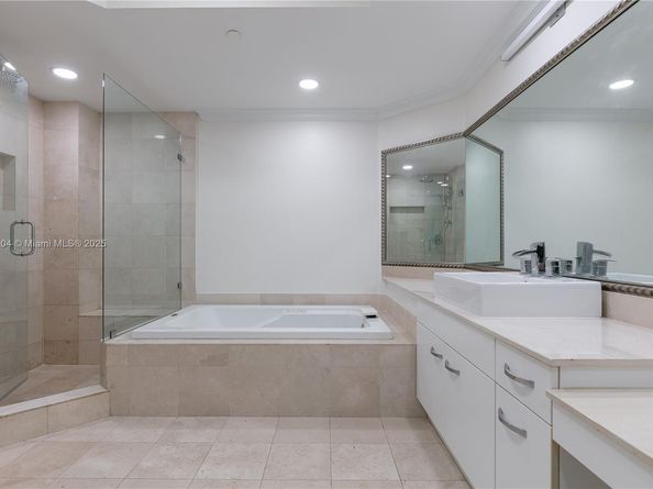 21150 Point Place LPH 2902, Aventura FL 33180