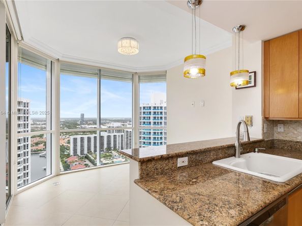 21150 Point Place LPH 2902, Aventura FL 33180