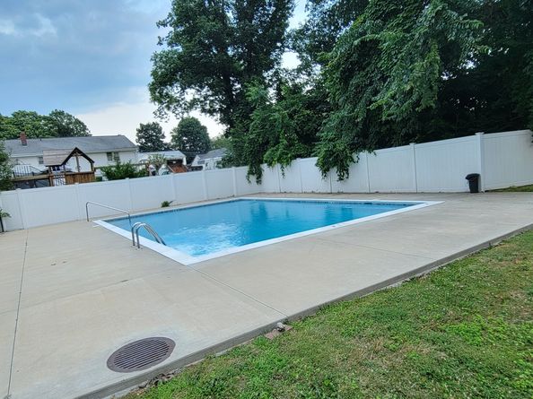 50 Greenhouse Road 41C, Bridgeport CT 06606