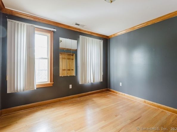 32 Marshall Avenue, Trumbull CT 06611