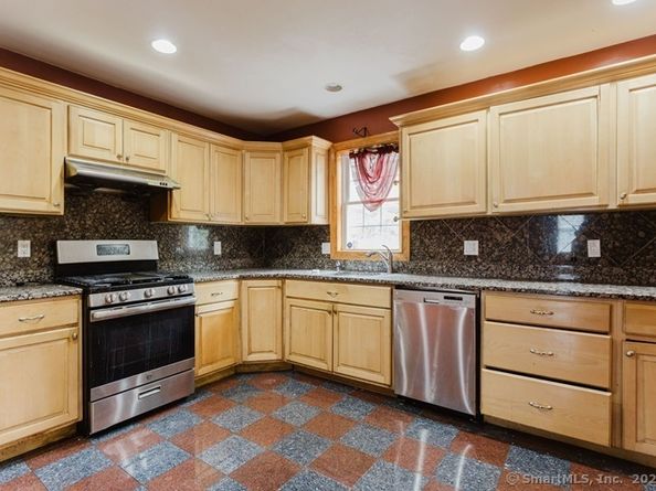 32 Marshall Avenue, Trumbull CT 06611