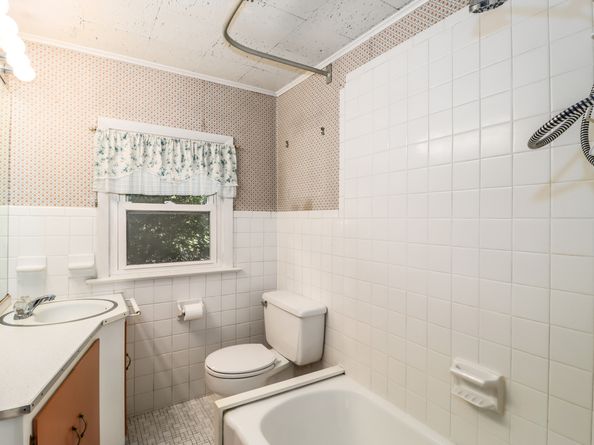 17 N Beach Drive, New Fairfield CT 06812