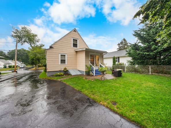 145 Wiebe Avenue, Stratford CT 06614