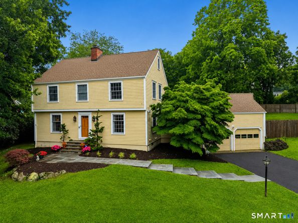 14 Woodchuck Lane, Ridgefield CT 06877
