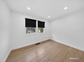 20 Oakridge Road, Trumbull CT 06611