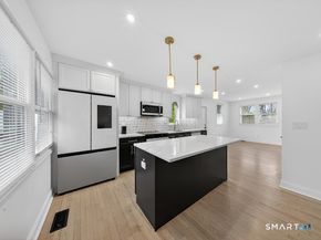 20 Oakridge Road, Trumbull CT 06611