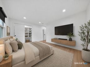 20 Oakridge Road, Trumbull CT 06611