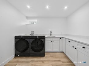 20 Oakridge Road, Trumbull CT 06611