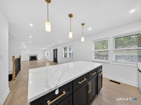 20 Oakridge Road, Trumbull CT 06611