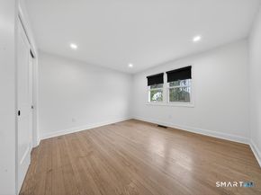 20 Oakridge Road, Trumbull CT 06611