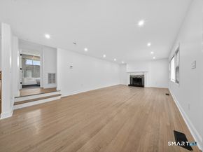 20 Oakridge Road, Trumbull CT 06611