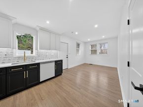 20 Oakridge Road, Trumbull CT 06611