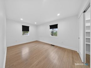 20 Oakridge Road, Trumbull CT 06611