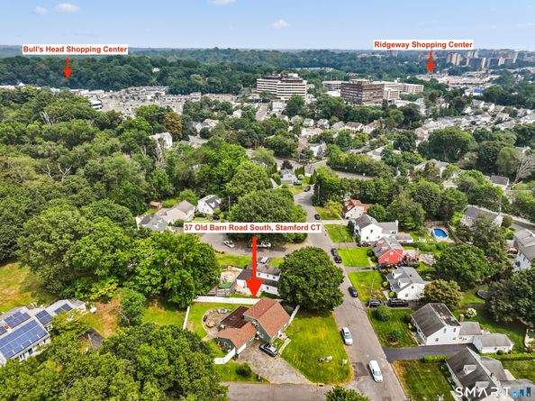 37 Old Barn Road S, Stamford CT 06905