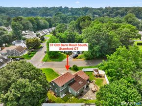 37 Old Barn Road S, Stamford CT 06905