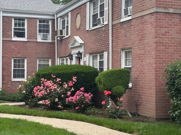 74 Standish Road 3, Stamford CT 06902
