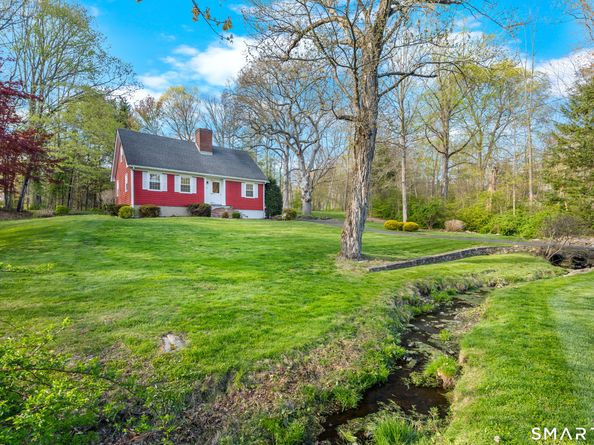 27 Valley Road, Shelton CT 06484