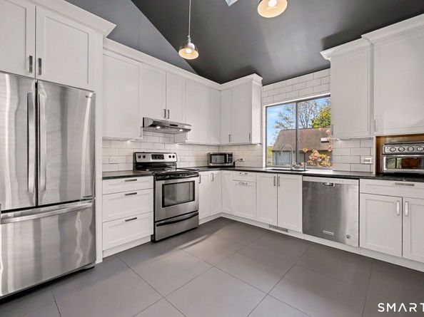 2539 Bedford Street 34C, Stamford CT 06905