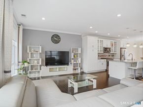 185 Brentwood Circle 185, Danbury CT 06810