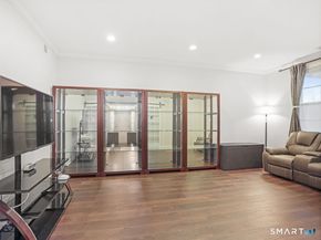 185 Brentwood Circle 185, Danbury CT 06810