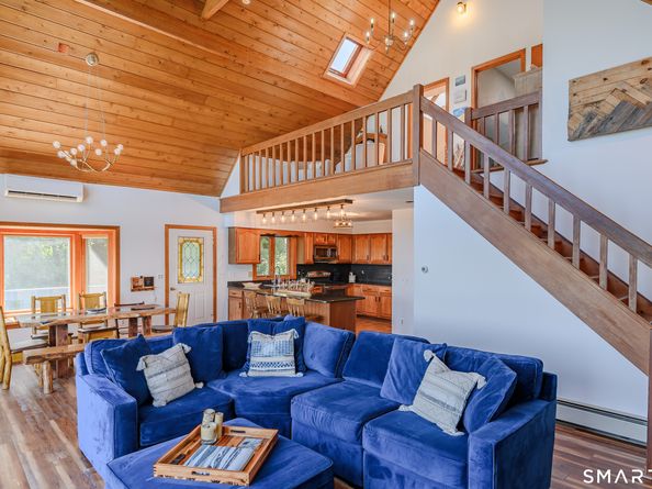 3 Spring Wood Lane, New Fairfield CT 06812