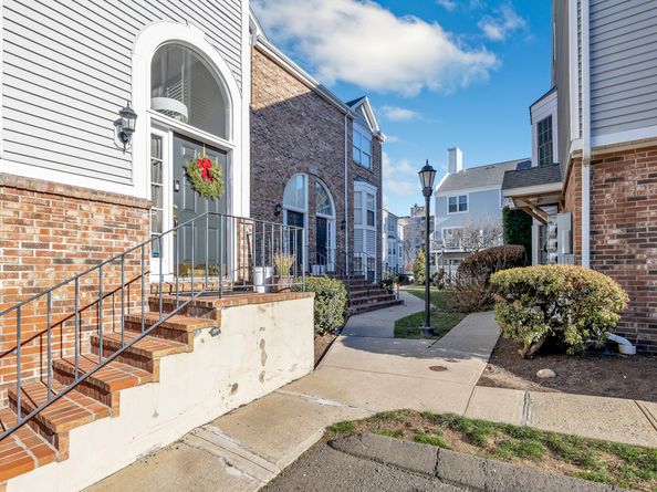 2612 North Avenue C1, Bridgeport CT 06604