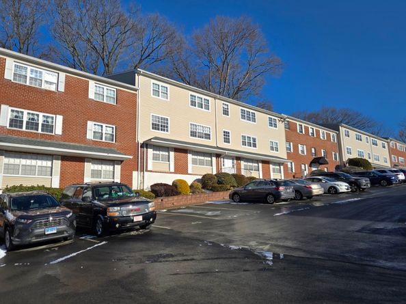 50 Greenhouse Road 65D, Bridgeport CT 06606