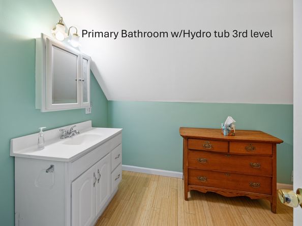 11 Mount Pleasant Street, Shelton CT 06484