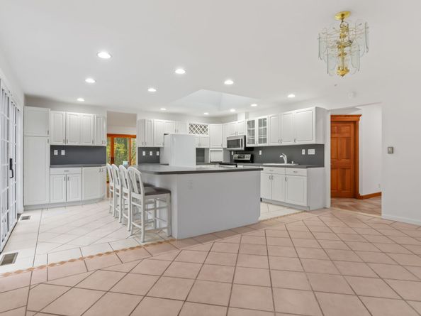 61 Shady Lane, Stamford CT 06903