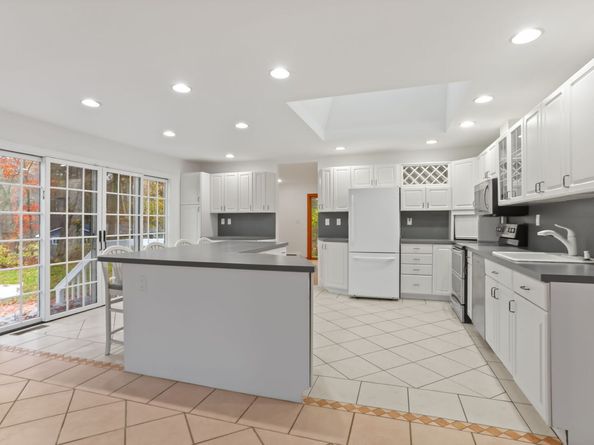 61 Shady Lane, Stamford CT 06903