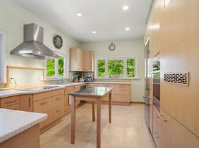 27 Wellington Drive, Stamford CT 06903