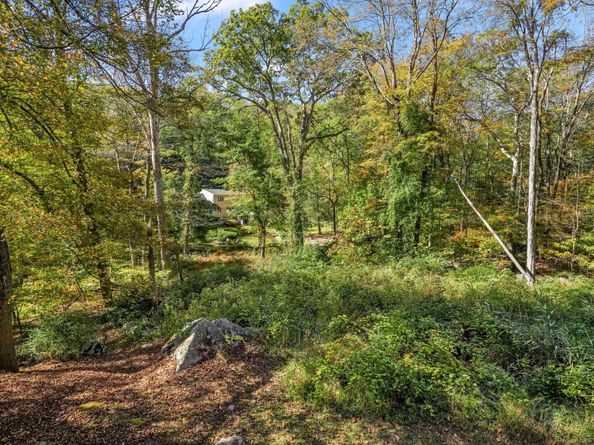 27 Wellington Drive, Stamford CT 06903
