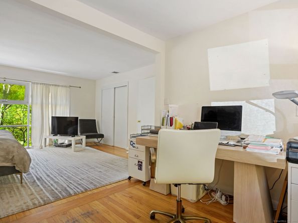 27 Wellington Drive, Stamford CT 06903