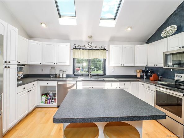 22 Woodview Drive, Brookfield CT 06804