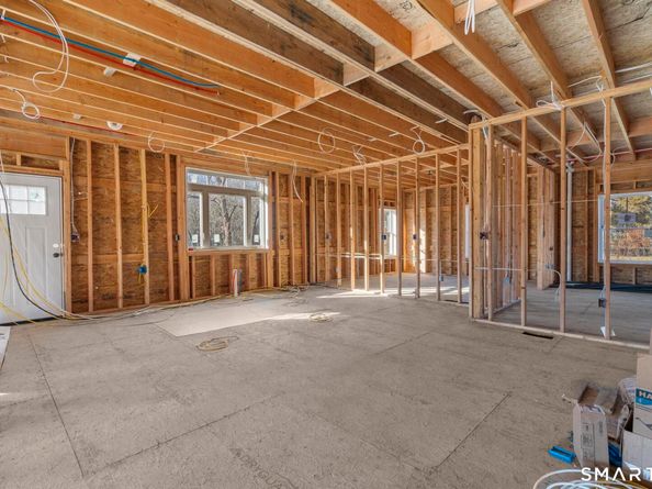 154A Long Meadow Hill Road, Brookfield CT 06804