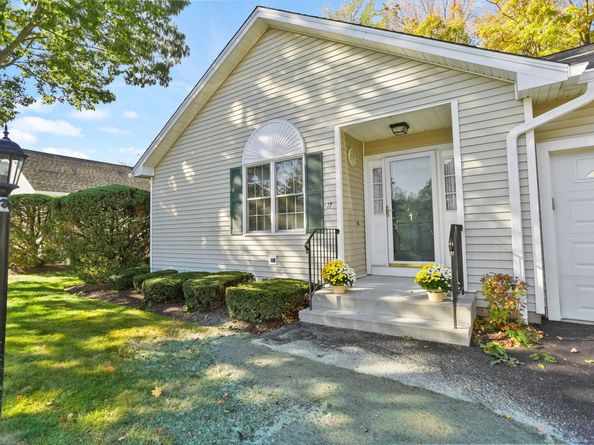 17 Rainbow Drive, Trumbull CT 06611